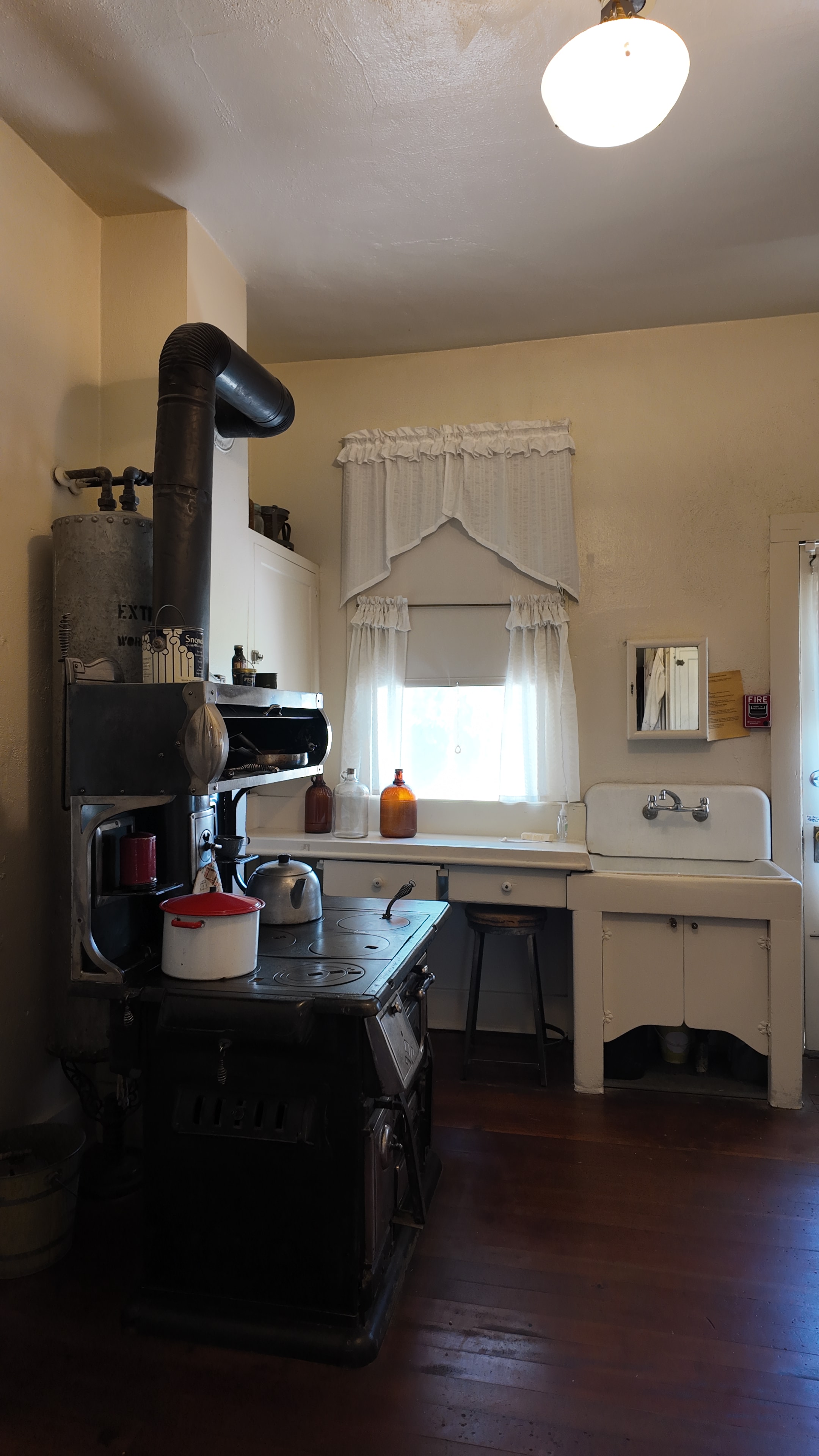 Bonelli House interior photo 2