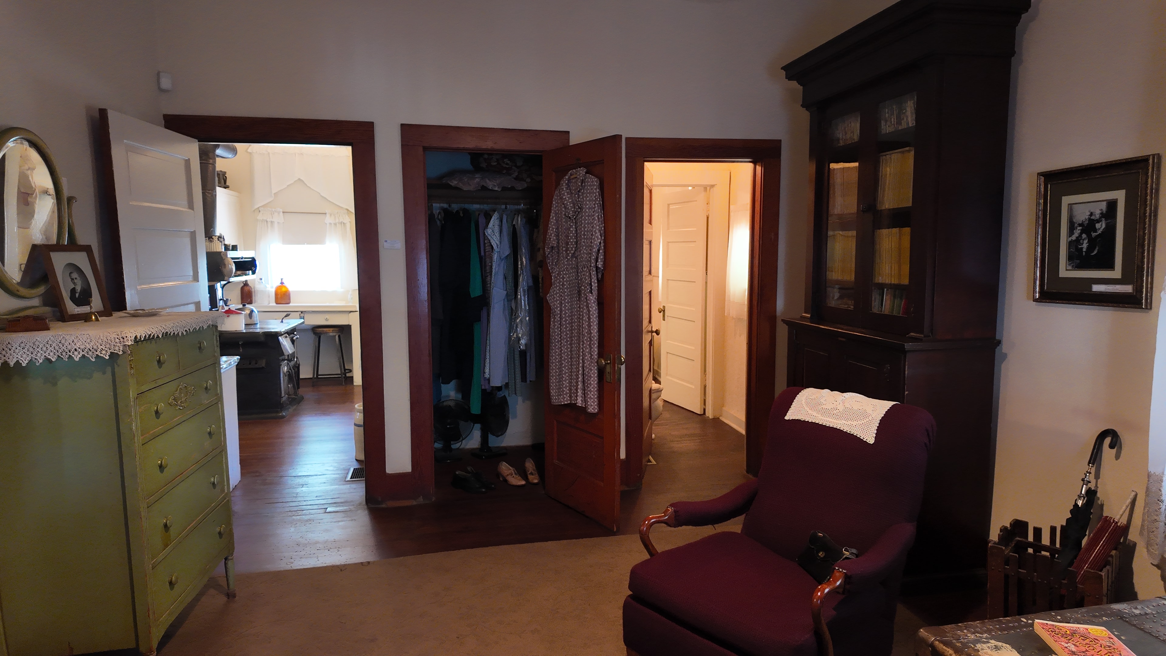 Bonelli House interior photo 6